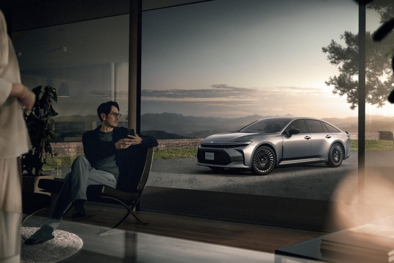 【モデル入り素材】Z（ハイブリッド車）